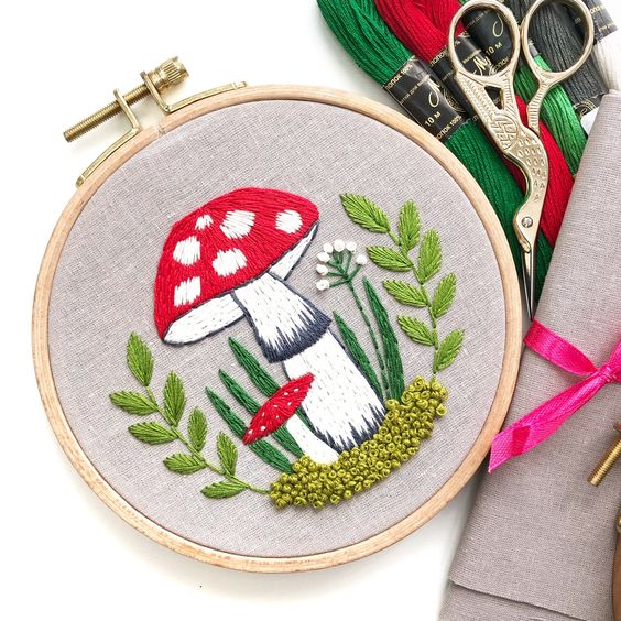 mushroom embroidery hoop design